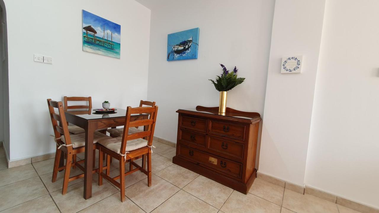 Peaceful Apartment With Double Bed - Oak Breeze Paphos Exterior foto